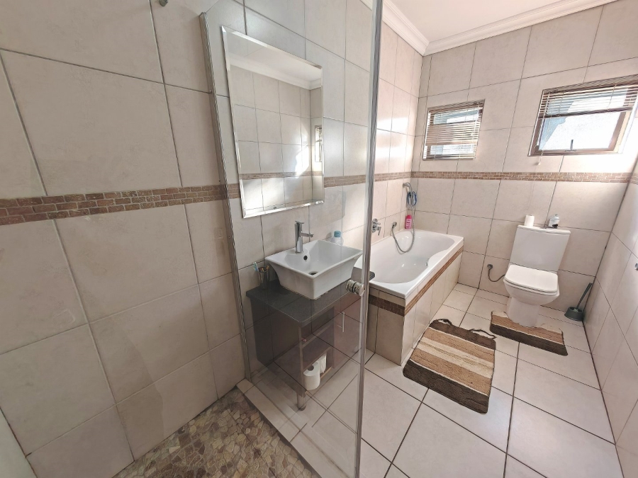 4 Bedroom Property for Sale in Bayswater Free State